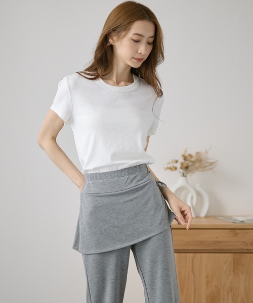 DAYRA(デイラ)の「無地 半袖 クルーネック Tシャツ トップス(Tシャツ/カットソー・レディース・ホワイト/チャコールグレー/ライトグレー/ブラック/ベージュ/ピンク・FREE)」の2枚目の写真