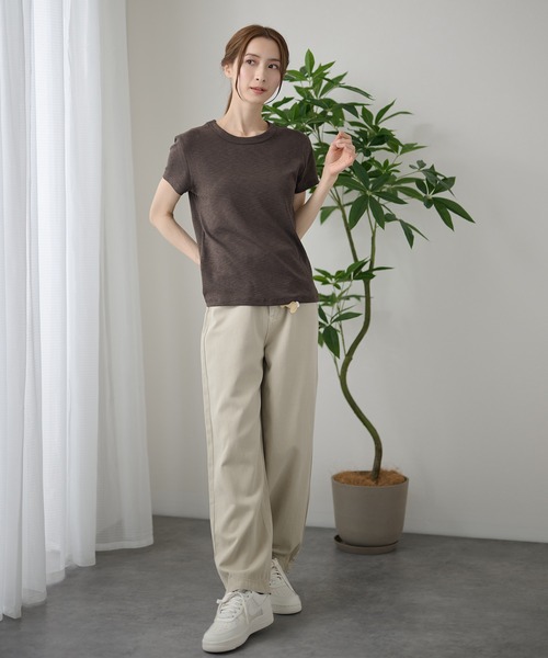 DAYRA(デイラ)の「無地 半袖 クルーネック Tシャツ トップス(Tシャツ/カットソー・レディース・ホワイト/チャコールグレー/ライトグレー/ブラック/ベージュ/ピンク・FREE)」の21枚目の写真