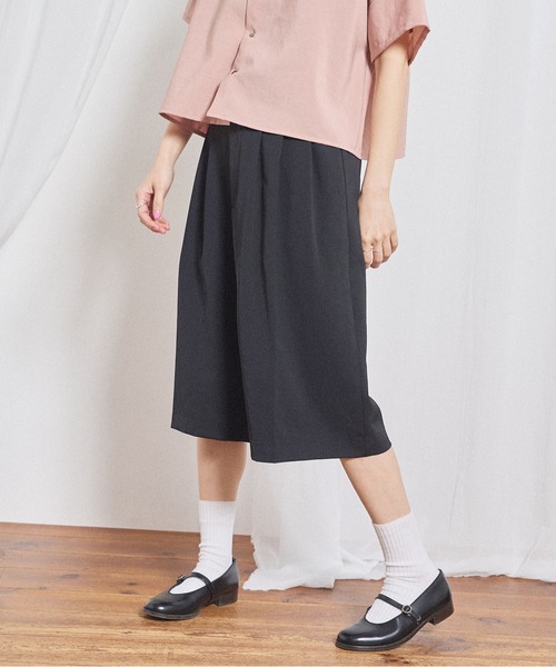 fig London(フィグロンドン)の「3tuck half pants(スラックス・レディース・ベージュ/ブラック・FREE)」の8枚目の写真