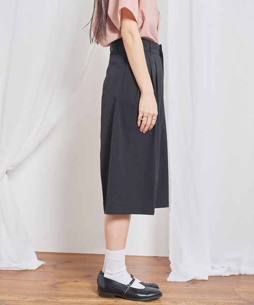 fig London(フィグロンドン)の「3tuck half pants(スラックス・レディース・ベージュ/ブラック・FREE)」の22枚目の写真