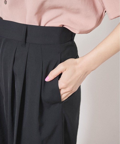 fig London(フィグロンドン)の「3tuck half pants(スラックス・レディース・ベージュ/ブラック・FREE)」の21枚目の写真