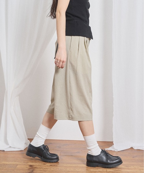 fig London(フィグロンドン)の「3tuck half pants(スラックス・レディース・ベージュ/ブラック・FREE)」の15枚目の写真
