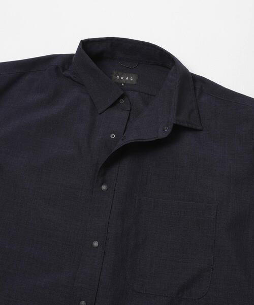 EKAL(エカル)の「『UR TECH DRYLUXE/吸水速乾/接触冷感』ハイツイストショートスリーブシャツ(シャツ/ブラウス・メンズ・グレー/グレー系その他/ネイビー・LARGE/MEDIUM)」の21枚目の写真