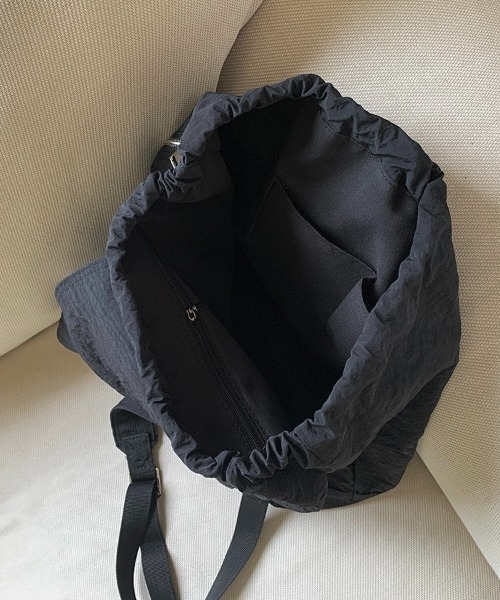 LADY LIKE(レディライク)の「シャカシャカリュックサック/ナップサック(バックパック/リュック・レディース・レッド/アイボリー/ブラック・F)」の13枚目の写真