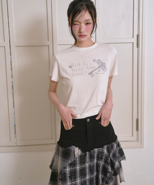 THE GREEN LAB（ザグリーンラボ）の「レタリングシンボルクロップ半袖Tシャツ[アイボリー/キ]（Tシャツ/カットソー・レディース・その他・FREE）」の2枚目の写真