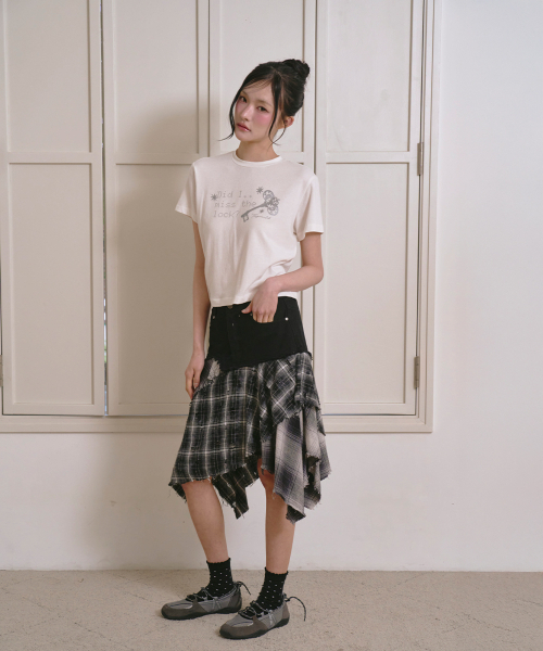 THE GREEN LAB（ザグリーンラボ）の「レタリングシンボルクロップ半袖Tシャツ[アイボリー/キ]（Tシャツ/カットソー・レディース・その他・FREE）」の6枚目の写真