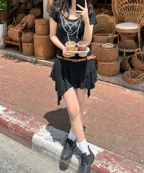 HOOK(フック)の「HOOK for girls ベルト付き アシメヘム チェーンプリント ペプラム 半袖 Tシャツ (SS)(ワンピース・レディース・ベージュ/ブラック・FREE)」の7枚目の写真