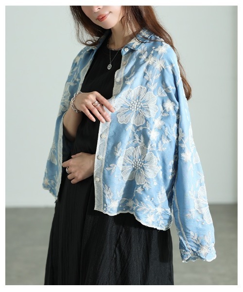 Sawa a la mode(サワアラモード)の「花柄刺繍スカラップブラウス(シャツ/ブラウス・レディース・ブルー・FREE)」の12枚目の写真