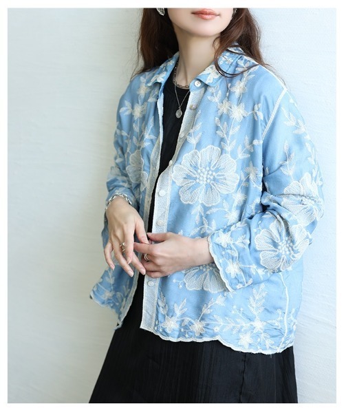 Sawa a la mode(サワアラモード)の「花柄刺繍スカラップブラウス(シャツ/ブラウス・レディース・ブルー・FREE)」の18枚目の写真