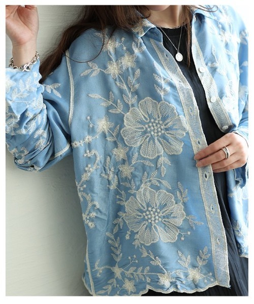 Sawa a la mode(サワアラモード)の「花柄刺繍スカラップブラウス(シャツ/ブラウス・レディース・ブルー・FREE)」の19枚目の写真