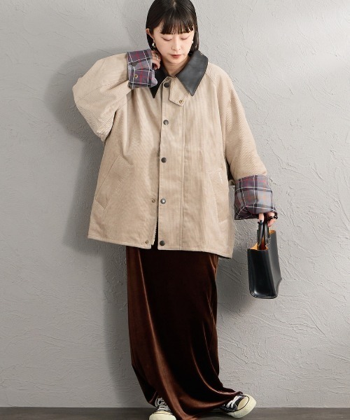 Barbour（バブアー）の「【WEB先行予約】[Barbour/バブアー] 別注 TRANSPORT トランスポートコーデュロイジャケット（その他アウター・レディース・グレイッシュベージュ/ブラウン・42/40/38/36/34）」の14枚目の写真
