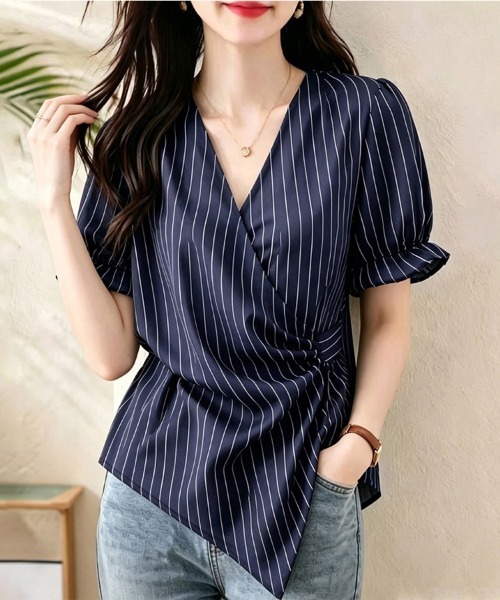 ONEP STAR（ワンピスター）の「ストライプカシュクール風バックリボン半袖ブラウス（シャツ/ブラウス・レディース・ブラック/ネイビー・MEDIUM/LARGE/X-LARGE）」の3枚目の写真