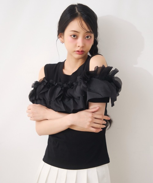 Noelie（ノエリー）の「フラワーオフショルトップス（Tシャツ/カットソー・レディース・ベージュ/ブラック・FREE）」の7枚目の写真