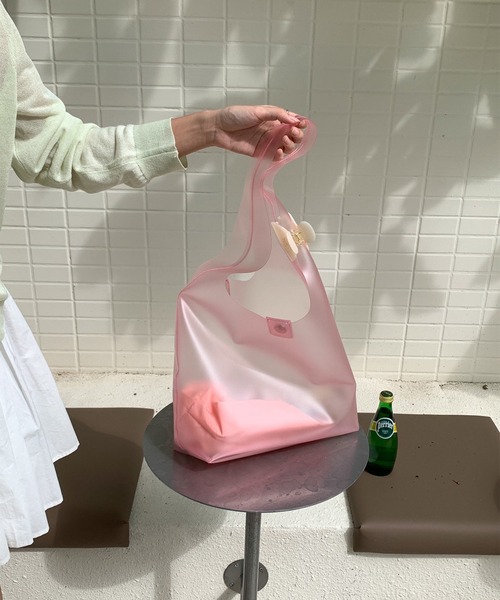 LYEON（リヨン）の「ソフトジェリーバッグ（ショルダーバッグ・レディース・ブラック/ピンク/オフホワイト/カーキ・FREE）」の17枚目の写真
