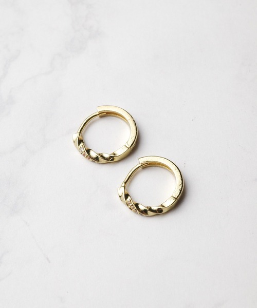 ANARKH(アナンケ)の「【Wc】【it】【ANARKH(アナンケ)】ステンレス ツイストデザイン フープピアス(ピアス(両耳用)・レディース・ゴールド・FREE)」の1枚目の写真