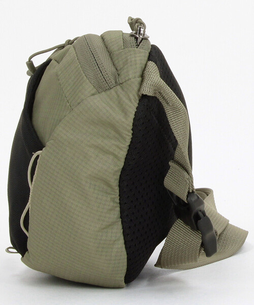 SALOMON(サロモン)の「SALOMON/サロモン ACS SMALL(ショルダーバッグ・メンズ・ブラック/ホワイト/その他9・ONE SIZE)」の4枚目の写真