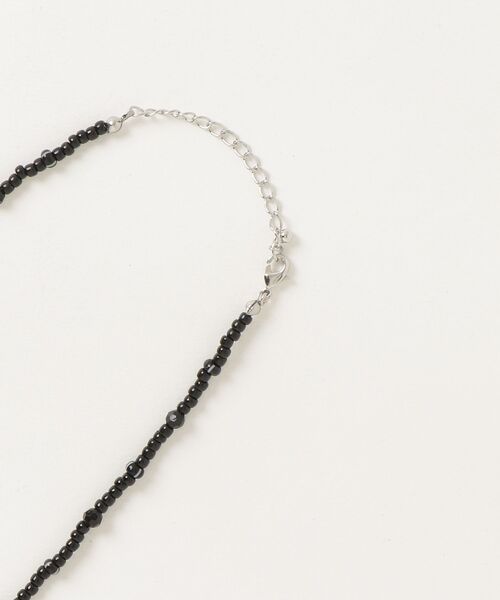 Ray BEAMS(レイビームス)の「O.ビーズ&ストーンNL(ネックレス・レディース・ホワイト/ピンク・ONE SIZE)」の3枚目の写真
