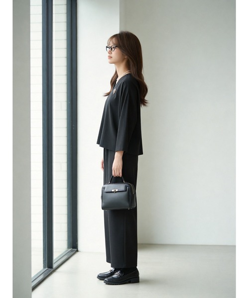 Sew loop(ソーループ)の「Vネックブラウス&ワイドパンツセットアップ(セットアップ・レディース・ブラック/ライトブラウン・M/L)」の18枚目の写真