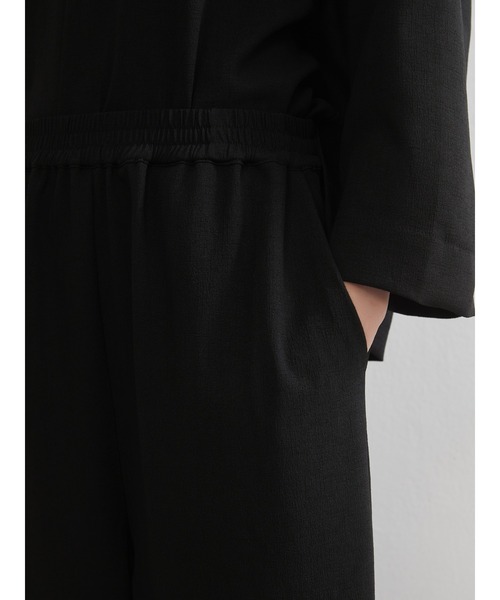 Sew loop(ソーループ)の「Vネックブラウス&ワイドパンツセットアップ(セットアップ・レディース・ブラック/ライトブラウン・M/L)」の22枚目の写真