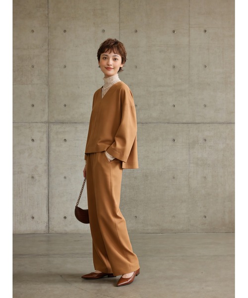 Sew loop(ソーループ)の「Vネックブラウス&ワイドパンツセットアップ(セットアップ・レディース・ブラック/ライトブラウン・M/L)」の17枚目の写真