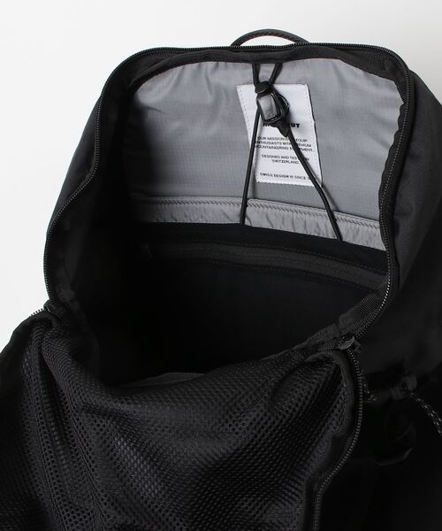 Mammut(マムート)の「アルト 28 / Alto 28(バックパック/リュック・メンズ・ブラック・28)」の4枚目の写真