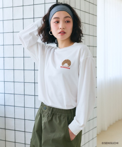 cross marche(クロスマルシェ)の「【モンチッチ】ワンポイント刺繍ロンT(Tシャツ/カットソー・レディース・オフホワイト/ブラック/ダークグリーン・L/M/LL)」の5枚目の写真