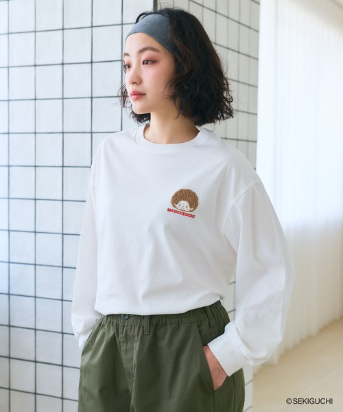 cross marche(クロスマルシェ)の「【モンチッチ】ワンポイント刺繍ロンT(Tシャツ/カットソー・レディース・オフホワイト/ブラック/ダークグリーン・L/M/LL)」の6枚目の写真