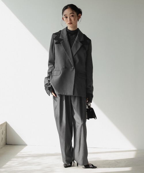 Callarus(カラルス)の「【セットアップ】レース使いダブルブレストデザインジャケットカーブパンツセットアップスーツ〔Callarus〕(セットアップ・レディース・チャコール/ブラック・S/L/M/LL)」の1枚目の写真