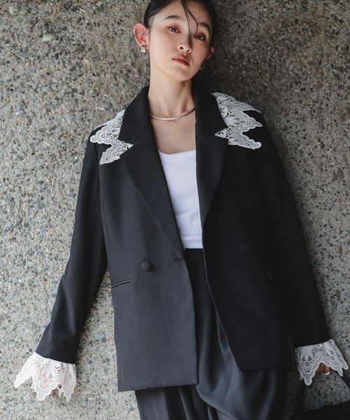 Callarus(カラルス)の「【セットアップ】レース使いダブルブレストデザインジャケットカーブパンツセットアップスーツ〔Callarus〕(セットアップ・レディース・チャコール/ブラック・S/L/M/LL)」の6枚目の写真
