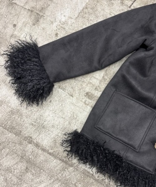 Rohwel(ローウェル)の「Volume Fur Mouton Coat / ボリュームファームートンコート(ムートンコート・レディース・ブラック/ブラウン/ベージュ・FREE)」の12枚目の写真