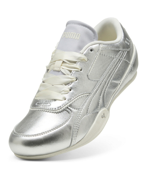 PUMA(プーマ)の「PUMA プーマ ウィメンズ ベラ ミナ パール スニーカー(スニーカー・レディース・クリーム/シルバー系その他・24.5cm/24.0cm/22.0cm/25.0cm/23.5cm/23.0cm/22.5cm/26.0cm/25.5cm)」の16枚目の写真