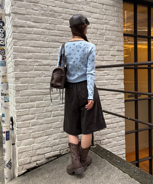 w closet(ダブルクローゼット)の「なみなみ花柄ニットカーデ(ニット/セーター・レディース・オフホワイト/サックスブルー/グリーン/アイボリー/チャコールグレー・FREE)」の7枚目の写真