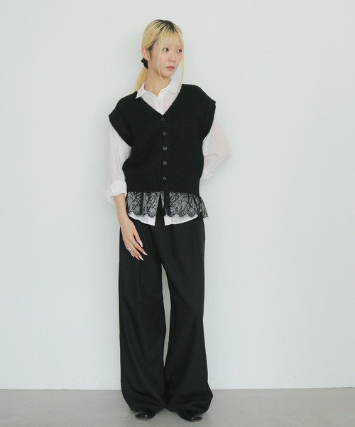 cheriella（シェリエラ）の「【cheriella】レースレイヤードVネックニットベスト LACE LAYERED V-NECK KNIT VEST（ベスト・レディース・ブラック/グレー/ブラウン・FREE）」の8枚目の写真