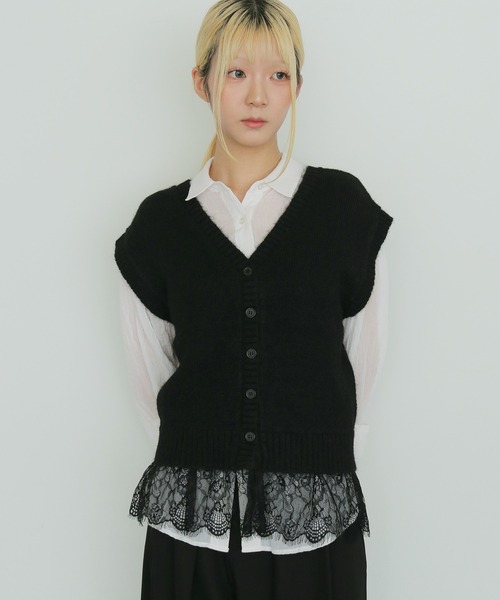 cheriella（シェリエラ）の「【cheriella】レースレイヤードVネックニットベスト LACE LAYERED V-NECK KNIT VEST（ベスト・レディース・ブラック/グレー/ブラウン・FREE）」の5枚目の写真