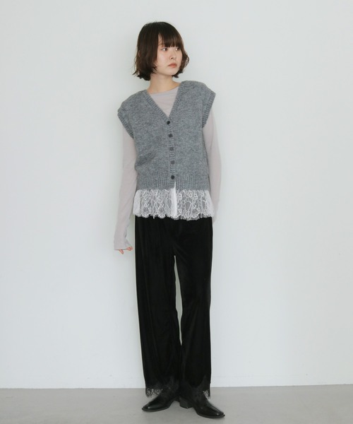 cheriella（シェリエラ）の「【cheriella】レースレイヤードVネックニットベスト LACE LAYERED V-NECK KNIT VEST（ベスト・レディース・ブラック/グレー/ブラウン・FREE）」の17枚目の写真