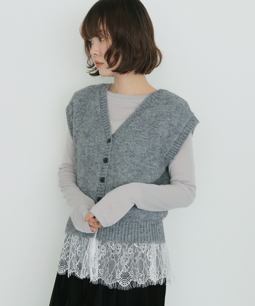 cheriella（シェリエラ）の「【cheriella】レースレイヤードVネックニットベスト LACE LAYERED V-NECK KNIT VEST（ベスト・レディース・ブラック/グレー/ブラウン・FREE）」の14枚目の写真