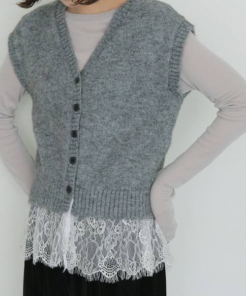 cheriella（シェリエラ）の「【cheriella】レースレイヤードVネックニットベスト LACE LAYERED V-NECK KNIT VEST（ベスト・レディース・ブラック/グレー/ブラウン・FREE）」の19枚目の写真
