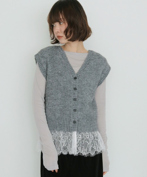 cheriella（シェリエラ）の「【cheriella】レースレイヤードVネックニットベスト LACE LAYERED V-NECK KNIT VEST（ベスト・レディース・ブラック/グレー/ブラウン・FREE）」の13枚目の写真