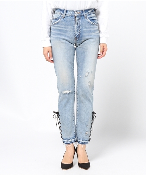 MOUSSY（マウジー）の「SLIT HEM SLIM STRAIGHT（デニムパンツ・レディース・ブルー・24inch/25inch/27inch/26inch）」の2枚目の写真