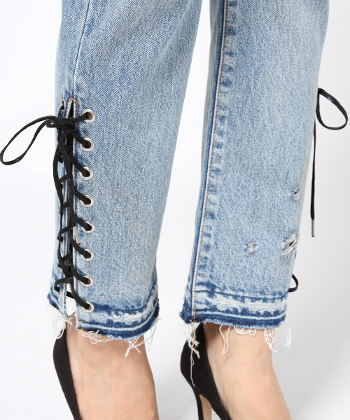 MOUSSY（マウジー）の「SLIT HEM SLIM STRAIGHT（デニムパンツ・レディース・ブルー・24inch/25inch/27inch/26inch）」の8枚目の写真