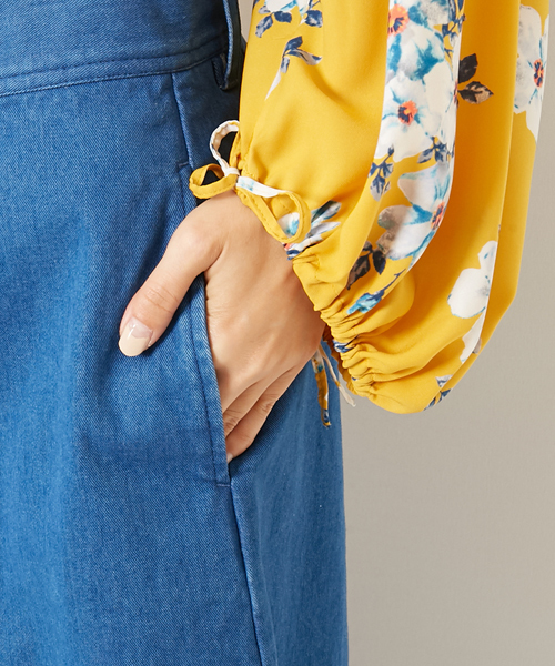 AMERICAN RAG CIE(アメリカンラグシー)の「AMERICAN RAG CIE デニムチノタックパンツ(デニムパンツ・レディース・インディゴブルー/ブルー・1/0)」の8枚目の写真