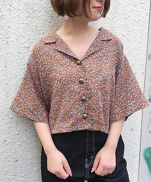 apres jour(アプレジュール)の「花柄開襟シャツ【ZOZOTOWN限定アイテム】(シャツ/ブラウス・レディース・ライトブルー/ベージュ/ライトブラウン・フリー)」の2枚目の写真