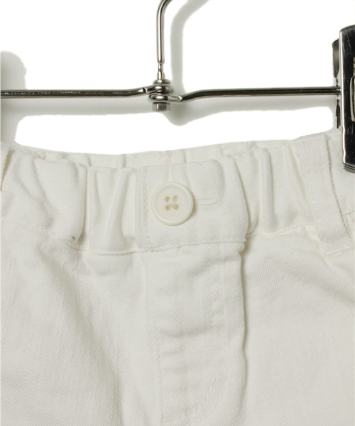 green label relaxing（グリーンレーベルリラクシング）の「ホワイトデニム ショートパンツ（その他パンツ・キッズ・ホワイト・S/105/M/115/L/125/XL/135）」の3枚目の写真
