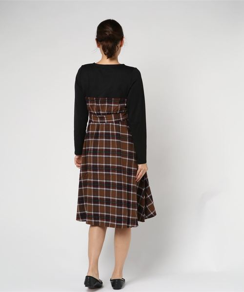 axes femme（アクシーズファム）の「ベルト付レイヤード風ワンピ（ワンピース・レディース・ワイン/ベージュ/ネイビー・MEDIUM）」の6枚目の写真