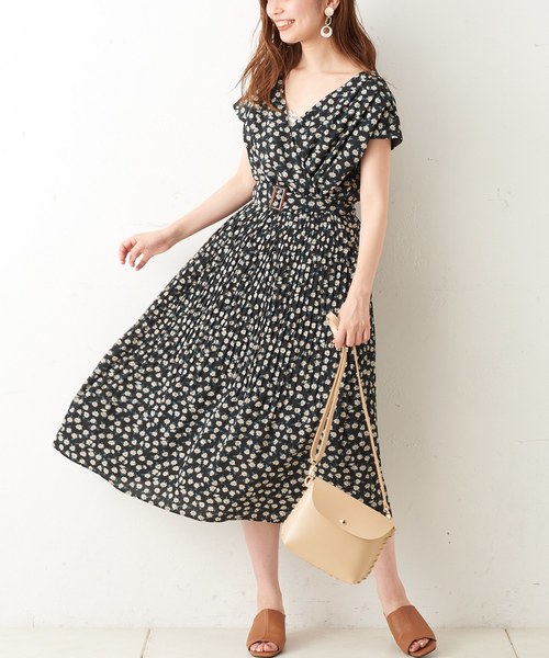 natural couture（ナチュラルクチュール）の「カシュクール2WAYプリーツワンピース（ワンピース・レディース・ブラック/ベージュ/ブラック系その他/ブラウン系その他/ピンク/ストライプ・FREE）」の3枚目の写真