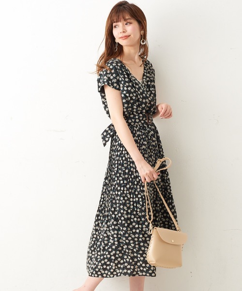 natural couture（ナチュラルクチュール）の「カシュクール2WAYプリーツワンピース（ワンピース・レディース・ブラック/ベージュ/ブラック系その他/ブラウン系その他/ピンク/ストライプ・FREE）」の11枚目の写真