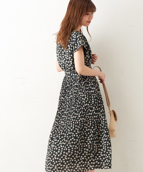 natural couture（ナチュラルクチュール）の「カシュクール2WAYプリーツワンピース（ワンピース・レディース・ブラック/ベージュ/ブラック系その他/ブラウン系その他/ピンク/ストライプ・FREE）」の13枚目の写真