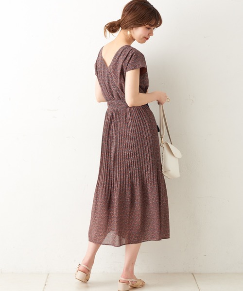 natural couture（ナチュラルクチュール）の「カシュクール2WAYプリーツワンピース（ワンピース・レディース・ブラック/ベージュ/ブラック系その他/ブラウン系その他/ピンク/ストライプ・FREE）」の15枚目の写真