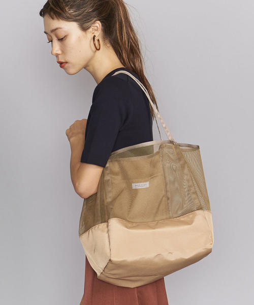 BEAUTY&YOUTH UNITED ARROWS（ビューティーアンドユースユナイテッドアローズ）の「BY コンビポケッタブルビッグトートバッグ о（トートバッグ・レディース・ベージュ/ブラック・FREE）」の3枚目の写真