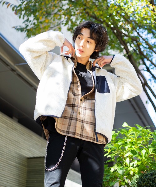 WEGO（ウィゴー）の「WEGO/ボアフリーススタンドブルゾン（ブルゾン・メンズ・オフホワイト/ブラック/パープル/ホワイト・MEDIUM/LARGE/SMALL）」の5枚目の写真